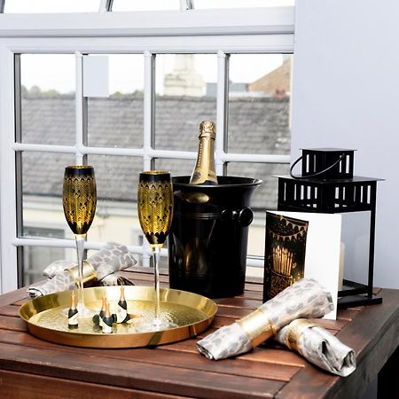 The Penthouse Gathering - Town Centre - Sleeps Up To 16 Wrexham Exterior photo